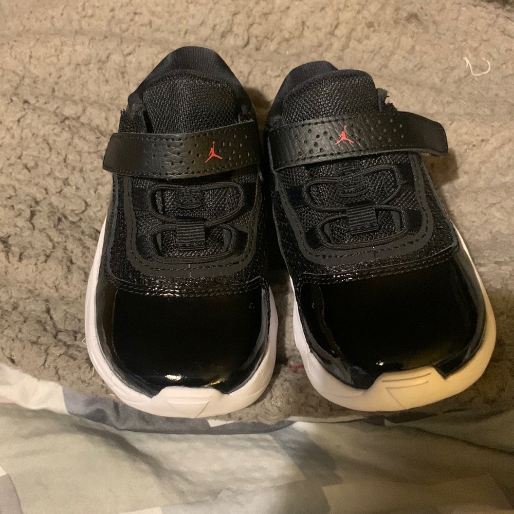 Sz 7c little girls/boys air Jordan’s